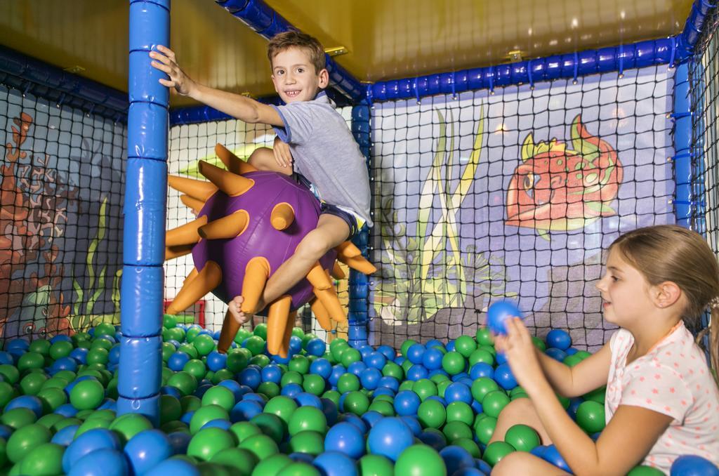 H2O Hotel-Therme-Resort, Fur Familien Mit Kindern Bad Waltersdorf Exteriér fotografie