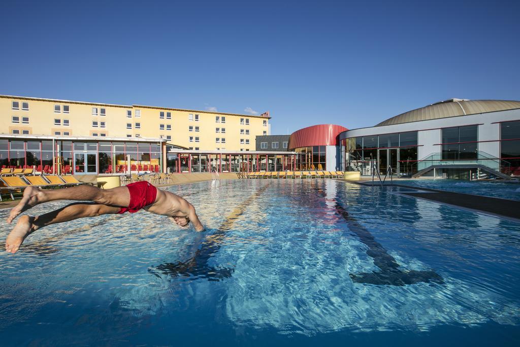 H2O Hotel-Therme-Resort, Fur Familien Mit Kindern Bad Waltersdorf Exteriér fotografie