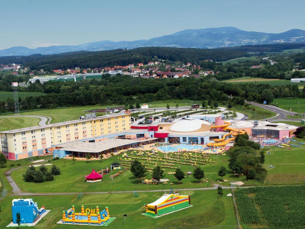 H2O Hotel-Therme-Resort, Fur Familien Mit Kindern Bad Waltersdorf Exteriér fotografie