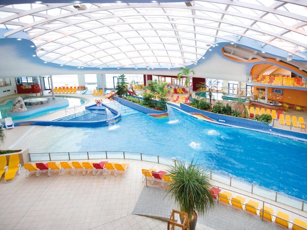 H2O Hotel-Therme-Resort, Fur Familien Mit Kindern Bad Waltersdorf Exteriér fotografie