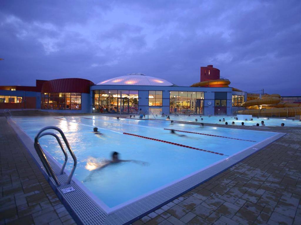 H2O Hotel-Therme-Resort, Fur Familien Mit Kindern Bad Waltersdorf Exteriér fotografie